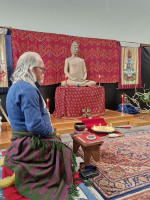 Sthiraratna leading meditation (ABC Image)