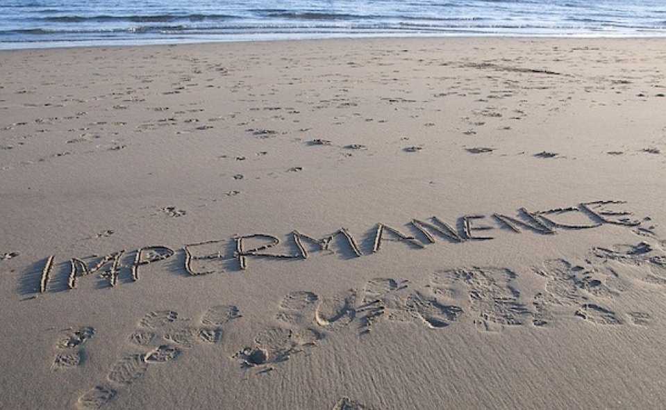 Writing on sand at beach (bluemoonjools Pixabay)